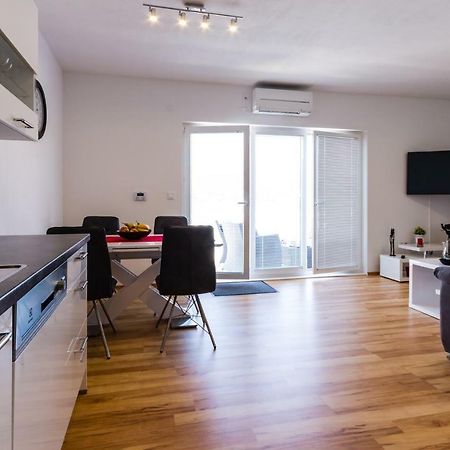 Apartman Orlando Zrnovo Bagian luar foto