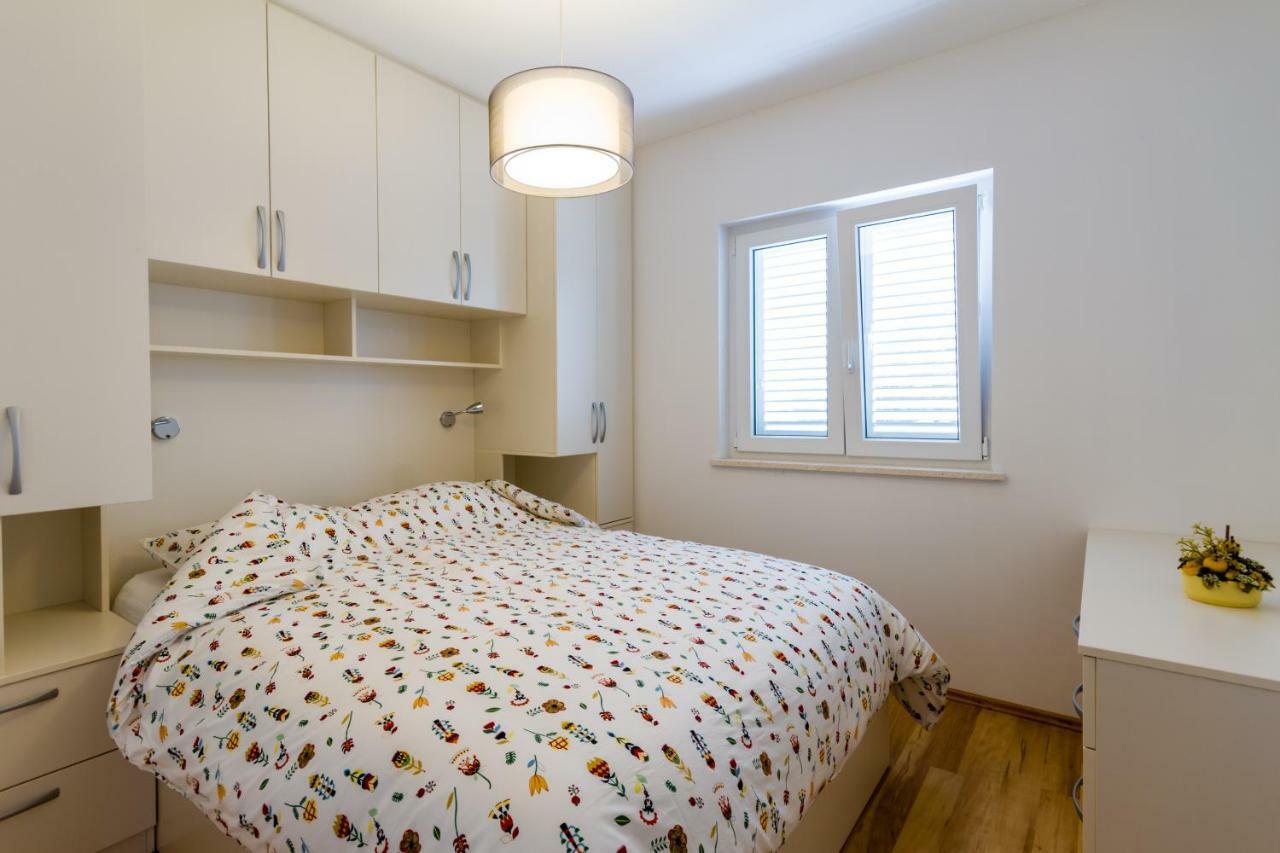 Apartman Orlando Zrnovo Bagian luar foto