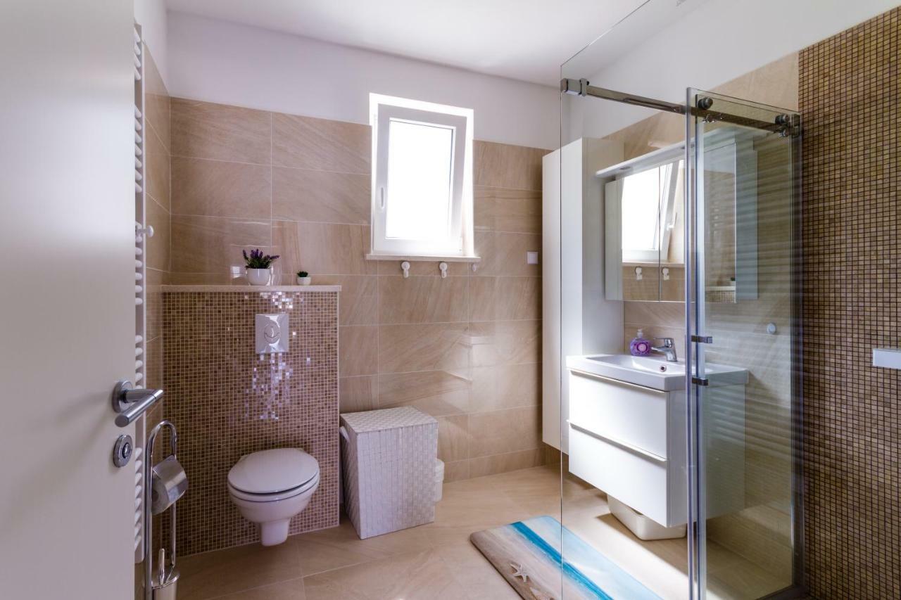 Apartman Orlando Zrnovo Bagian luar foto