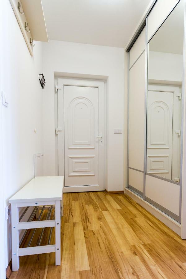 Apartman Orlando Zrnovo Bagian luar foto