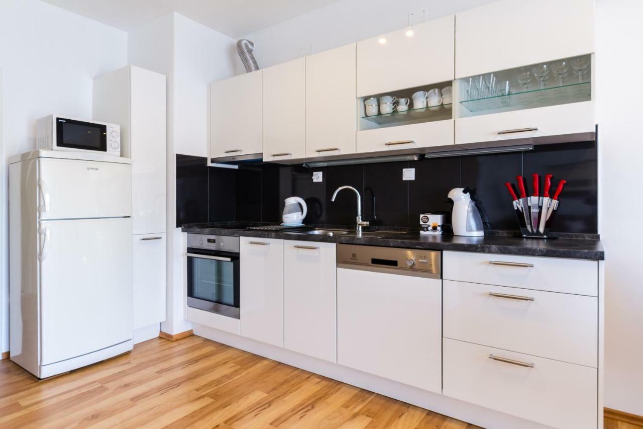Apartman Orlando Zrnovo Bagian luar foto