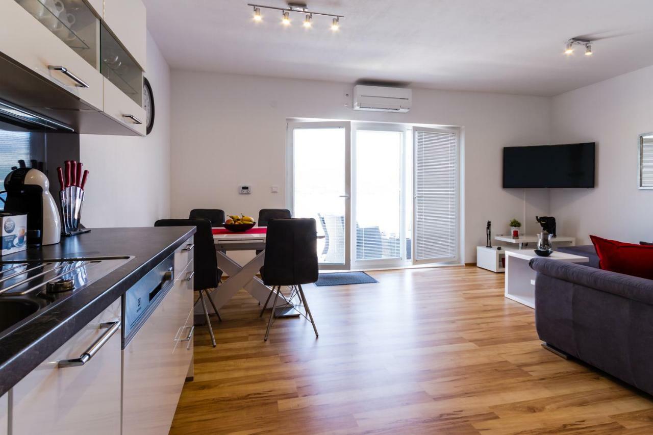 Apartman Orlando Zrnovo Bagian luar foto