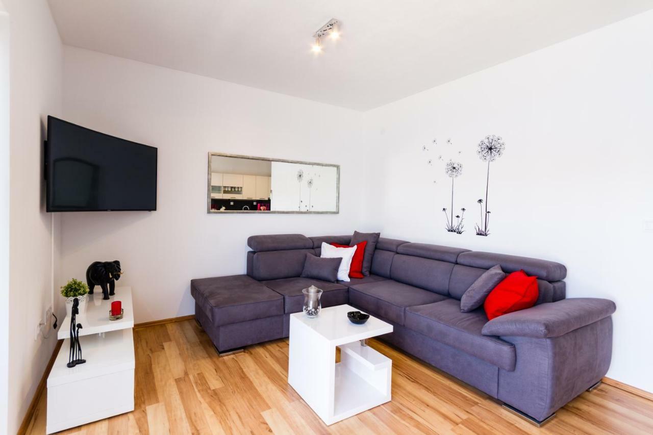 Apartman Orlando Zrnovo Bagian luar foto