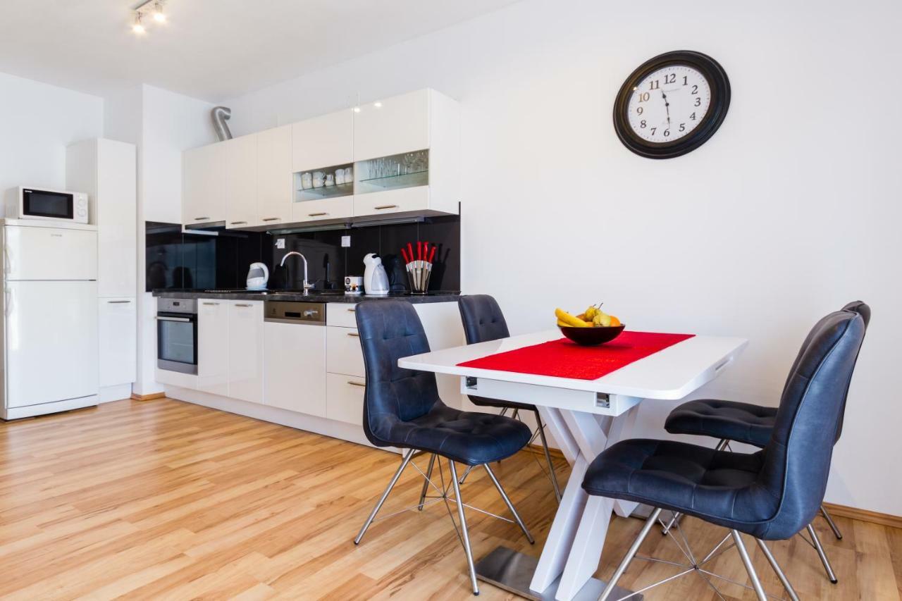Apartman Orlando Zrnovo Bagian luar foto